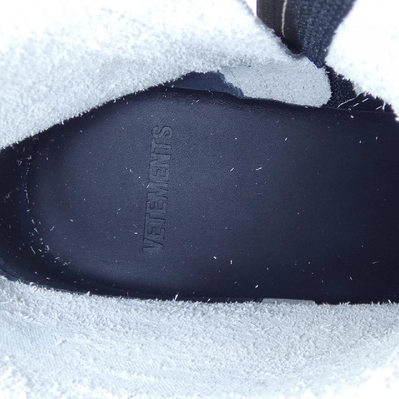 Giày bốt VETEMENTS - Hàng hiệu Chính hãng 907246