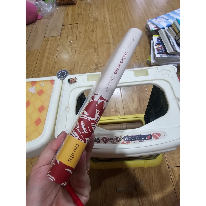 TRÙNG HƯNG MỘT THUỞ - bản bìa cứng giới hạn có chữ ký tác giả (bìa 250k).
Giá bán 600k. 468318