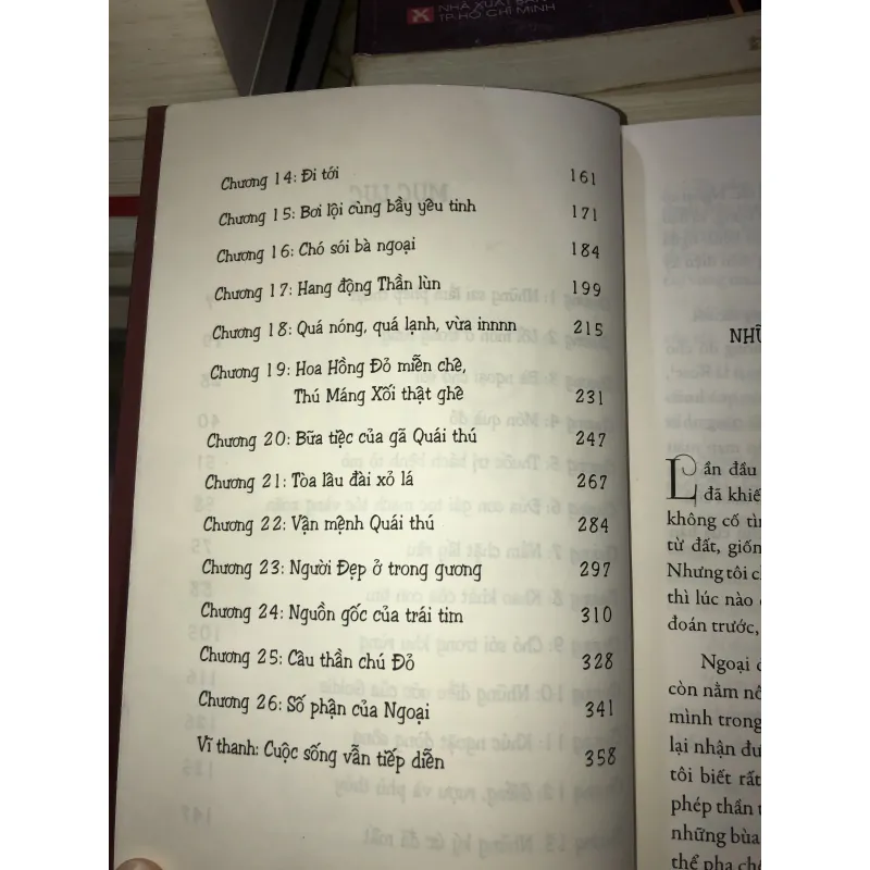 Red - cuộc phiêu lưu của cô bé quàng khăn đỏ - Liesl Shurtliff 1020222