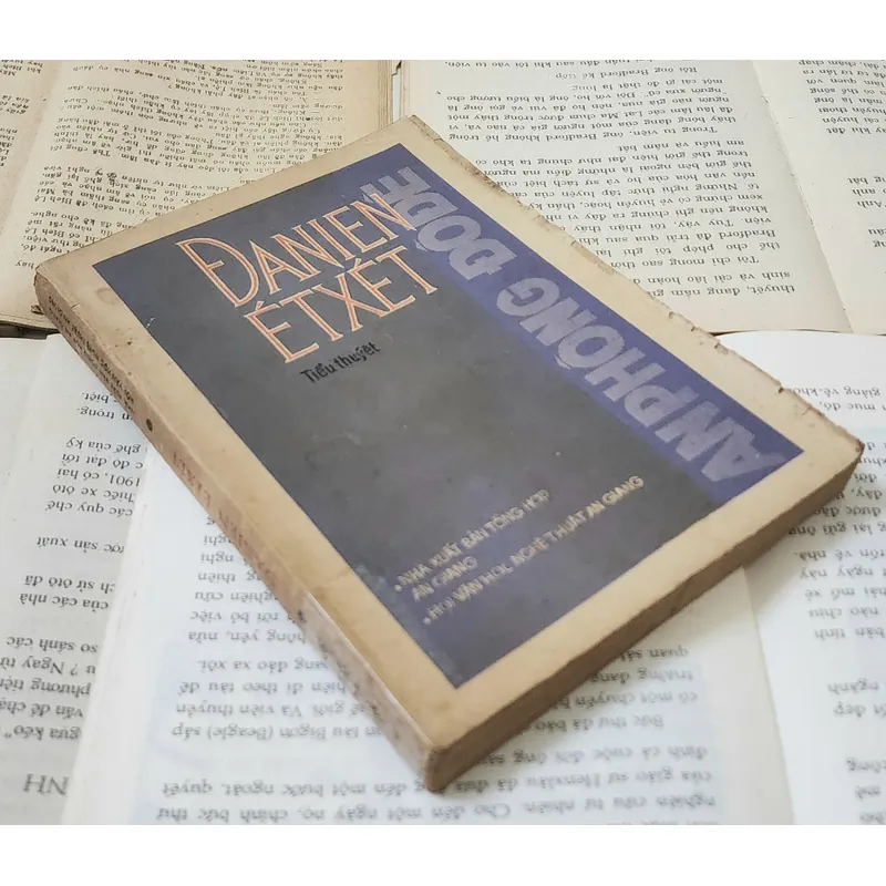 Tiểu thuyết Pháp của nhà văn Alphonse Daudet: Daniel Eysette 717675