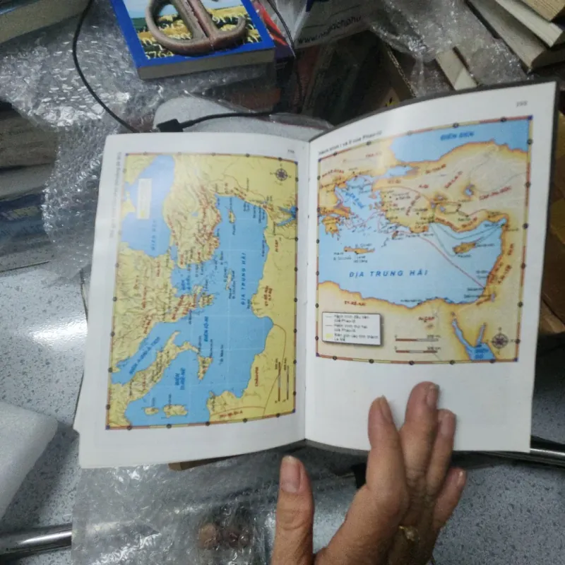 Kinh thánh cựu ước và tân ước bản truyền thống hiệu đính 2011 1001384