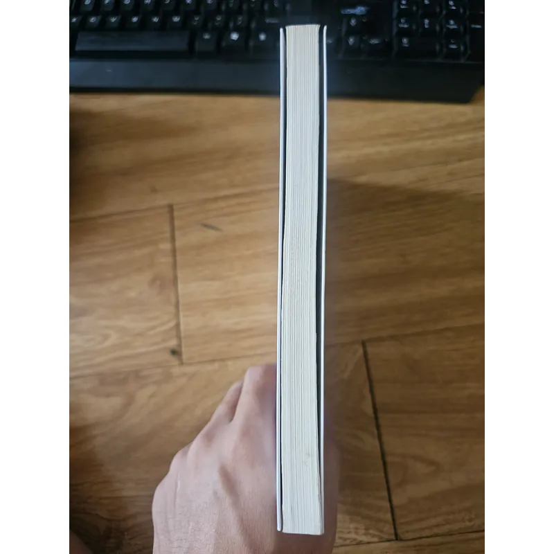 Những cuộc phiêu lưu sáng chói của Flora & Ulysses
35k 674301