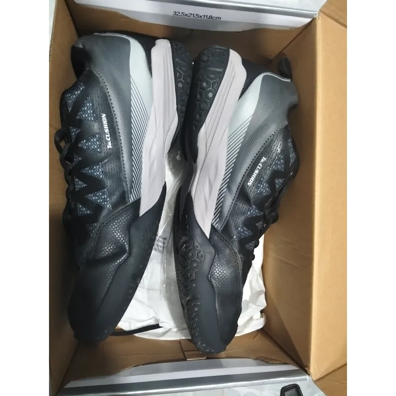 Yonex Voltrex size42 màu đen ( cam kết hàng chính hãng có box) tình trạng :95% 792590