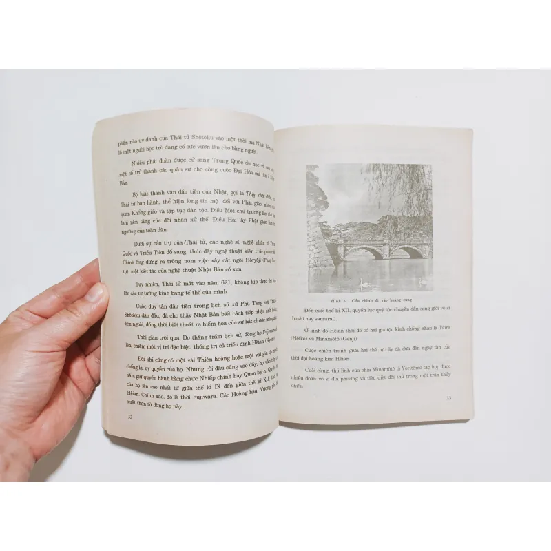 Nhật Bản Trong Chiếc Gương Soi - Nhật Chiêu 785185