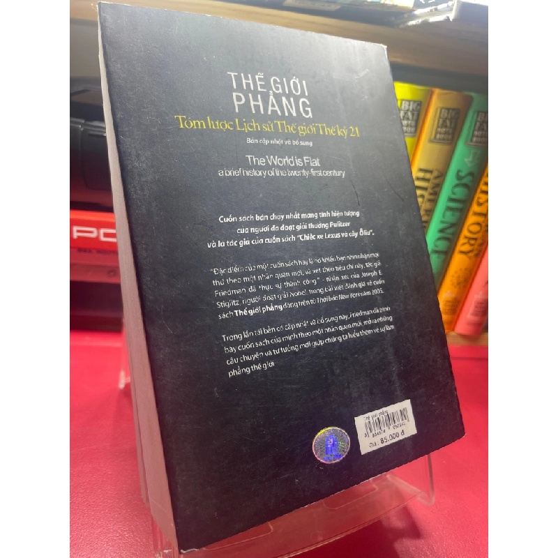 Thế giới phẳng 2006 mới 75% ố viền nhẹ Thomas L Friedman HPB1605 SÁCH VĂN HỌC 459203