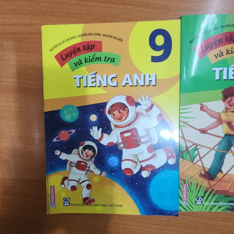 Combo 2 quyển Luyện tập và kiểm tra tiếng Anh lớp 8 và lớp 9 740588