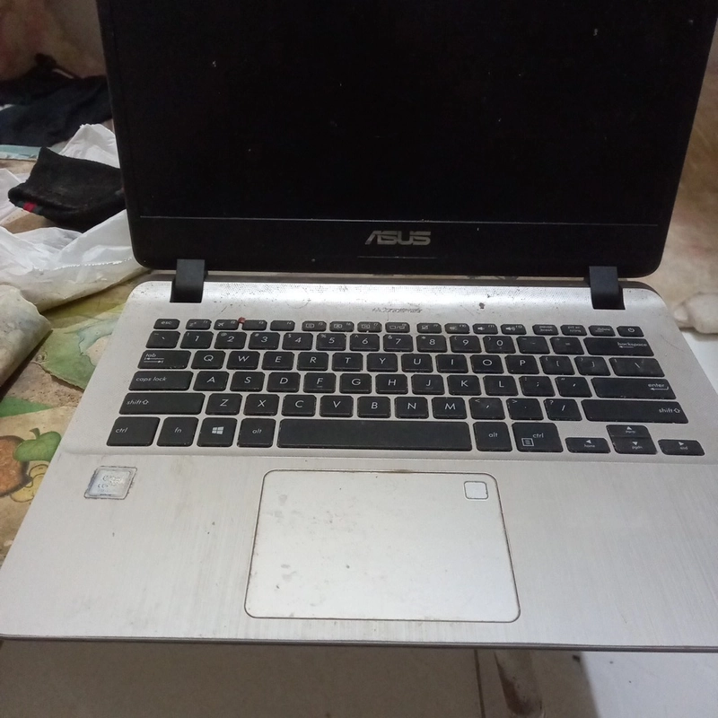 Laptop asus 323399