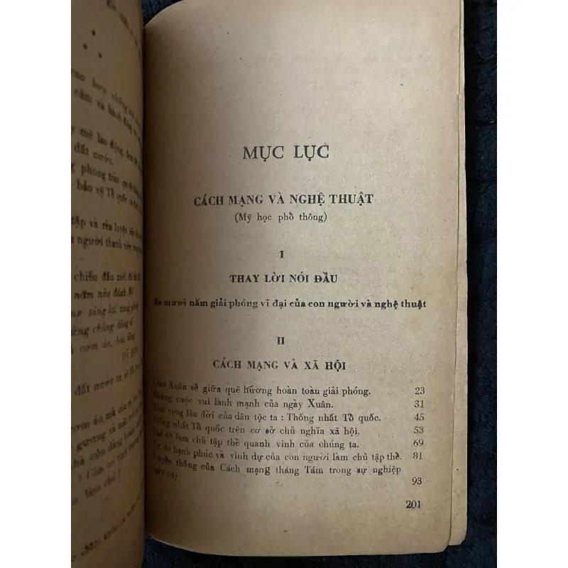 Cach mạng và nghệ thuật- chữ ký Vũ Khiêu 1004223