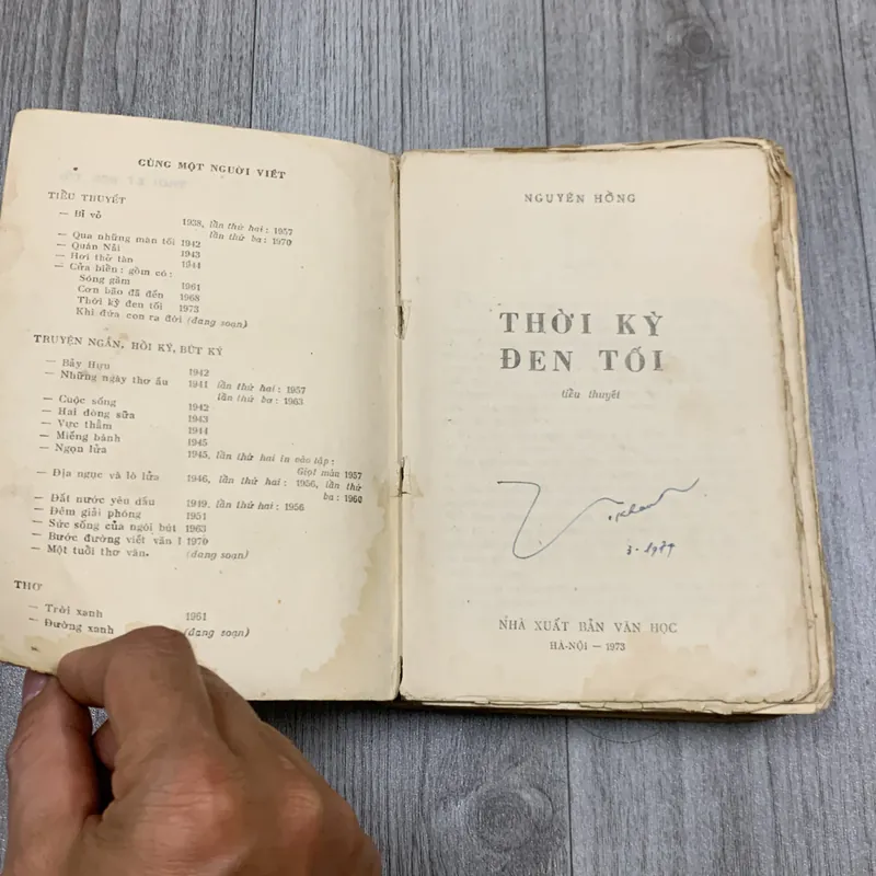 Thời kỳ đen tối - nguyên hồng. 6a2 718604