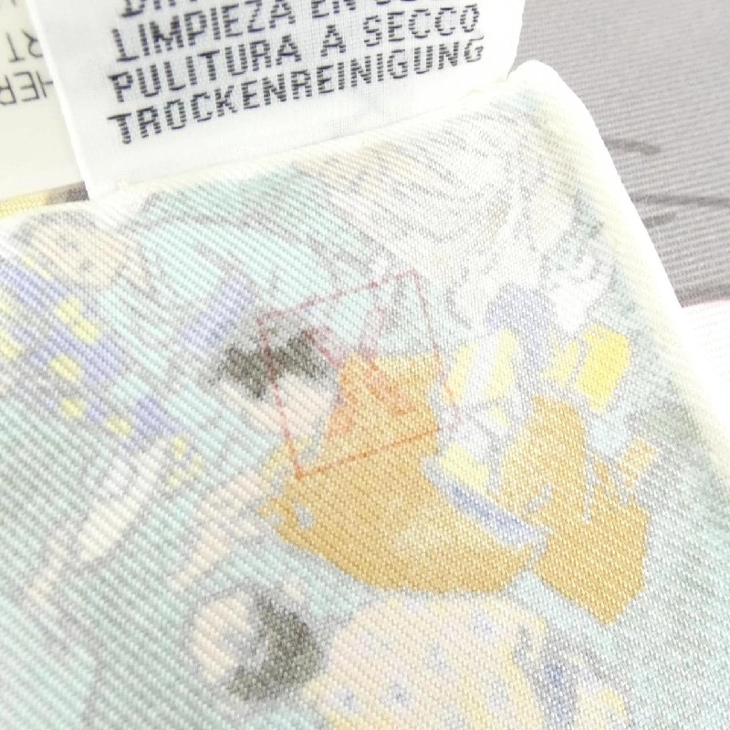 Hàng hiệu Authentic HERMES LES ARTISANSD`S HERMES Khăn quàng cổ 003335S 807435