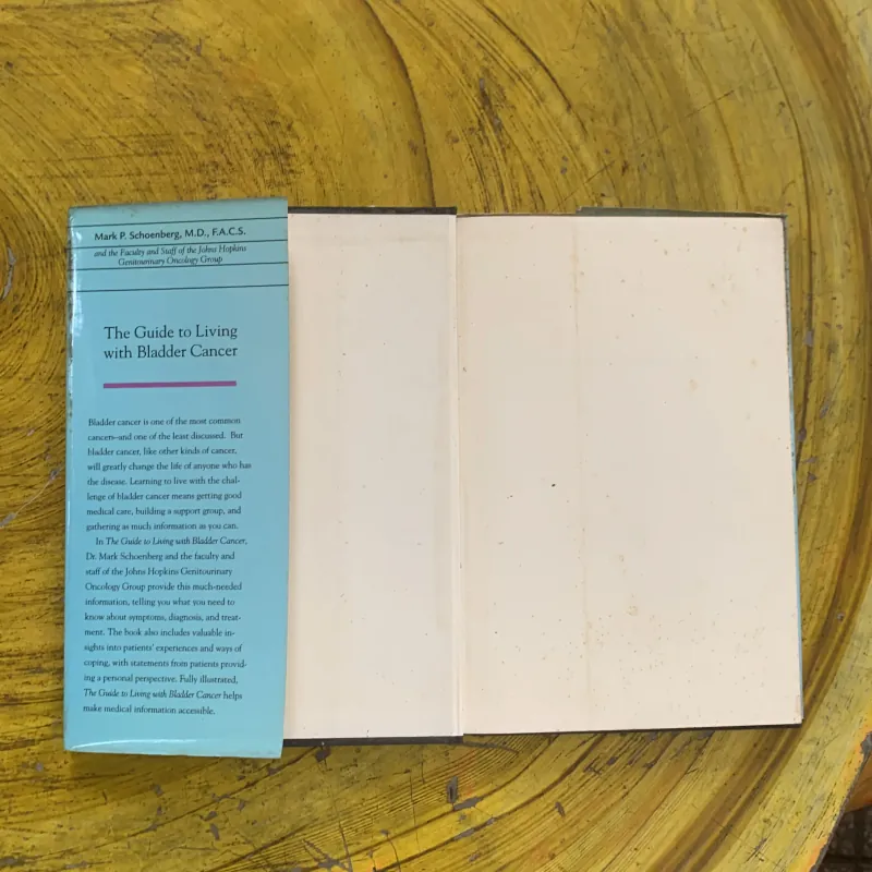 THE GUIDE TO LIVING WITH BLADDER CANCER 1022727