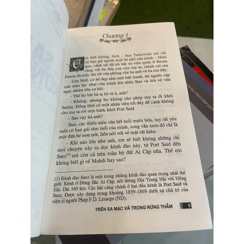 TRÊN SA MẠC VÀ TRONG RỪNG THẲM - NGUYỄN HỮU DŨNG dịch  1010411