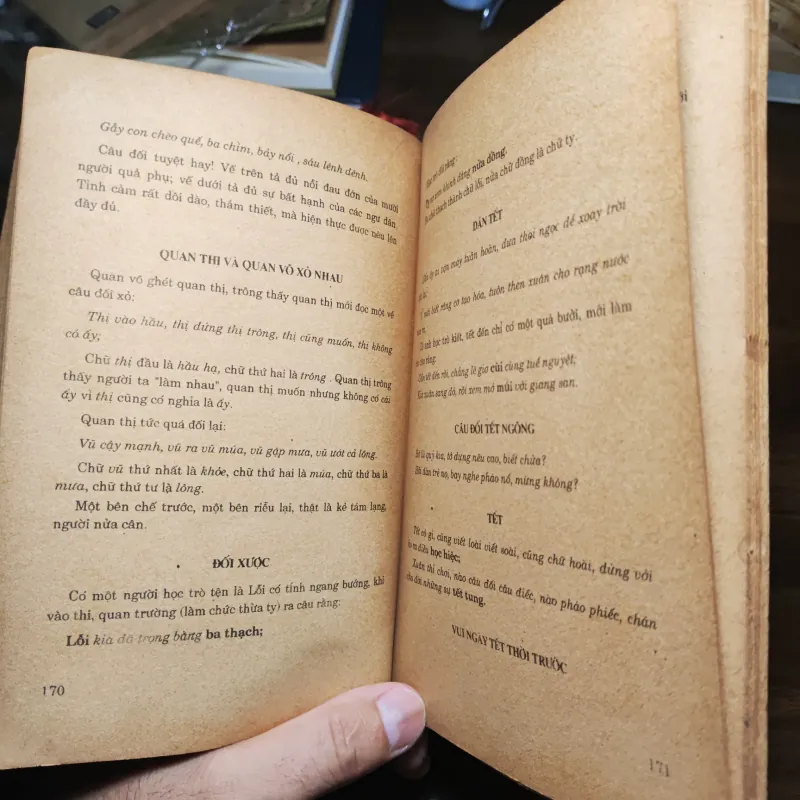 Câu Đối Việt Nam - Phong Châu 1023257