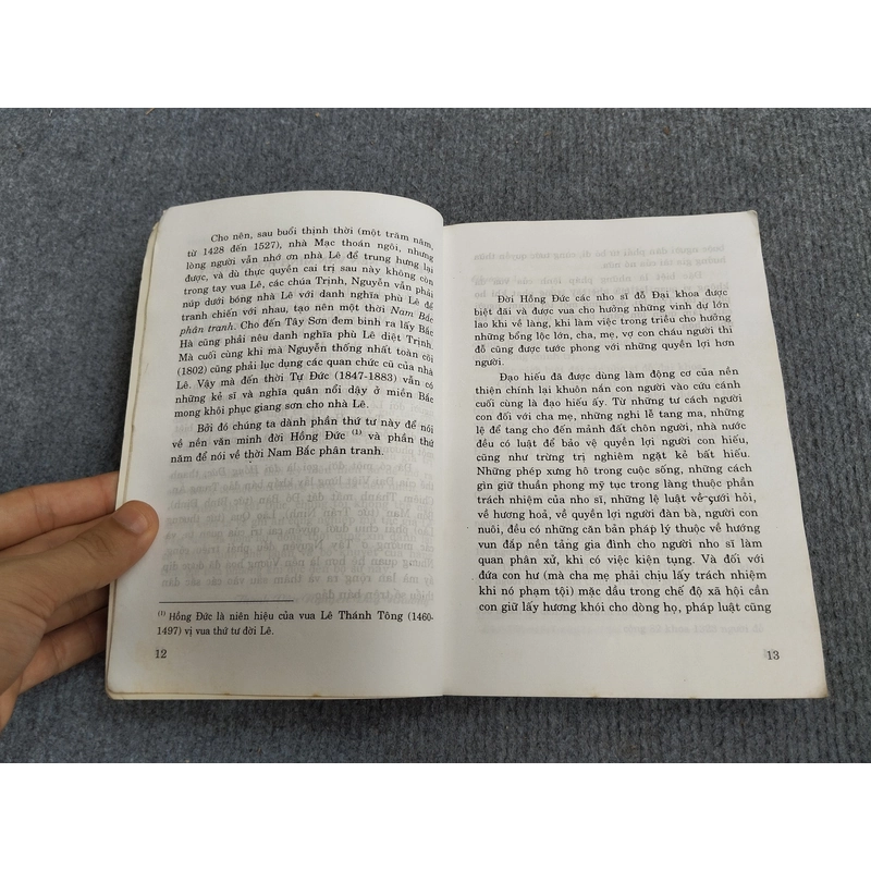 VĂN MINH ĐỜI HỒNG ĐỨC ĐẾN ĐỜI NGUYỄN 517574