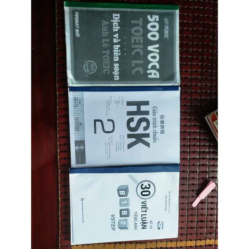 3 cuốn sách giáo trình 717621