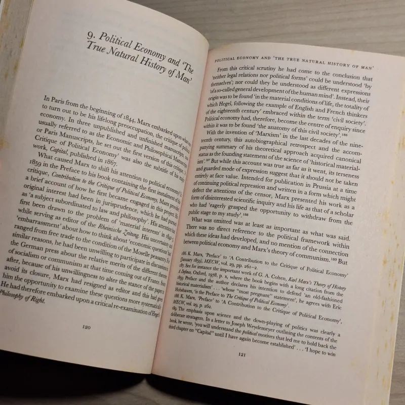 Karl Marx and Friedrich Engels - The Communist Manifesto 1010137