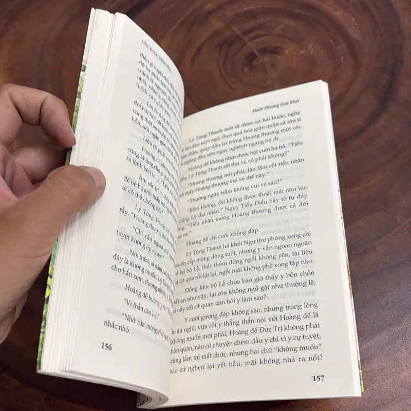 II Hắc Bạch Kiếm Yêu: Mạch Thượng Hoa Khai - Hoàng Ngọc (Dịch) - 2016 1000937