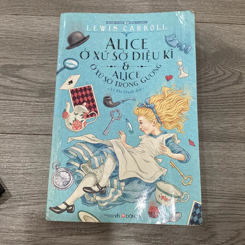 Alice ở xứ sở diệu kỳ và ở xứ sở trong gương 1029456