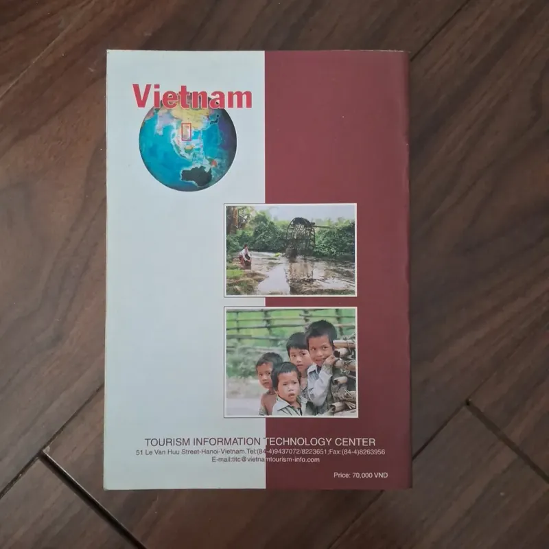 Vietnam tourist guidebook 734273