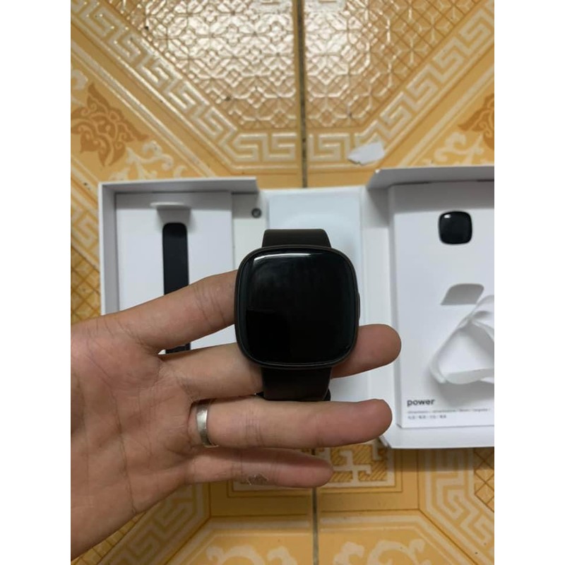 Fitbit versa 4 Like New 99% mang chưa tới 3 lần. Hàng mua bên Cana 166013