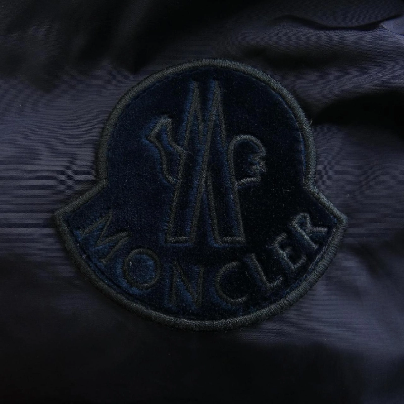 Áo khoác lông vũ MONCLER 642340