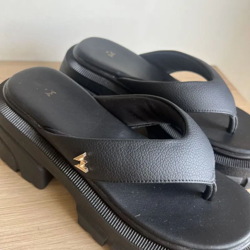 Dép sandal nữ THE QUEEN WOLF màu đen size 36 596009
