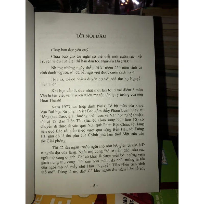 Từ Kim Vân Kiều đến Truyện Kiều so sánh và bình luận - Vũ Nho 1029685