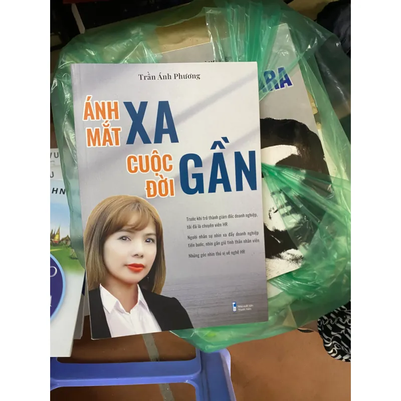 Sách ánh mắt xa cuộc đời gần 310581