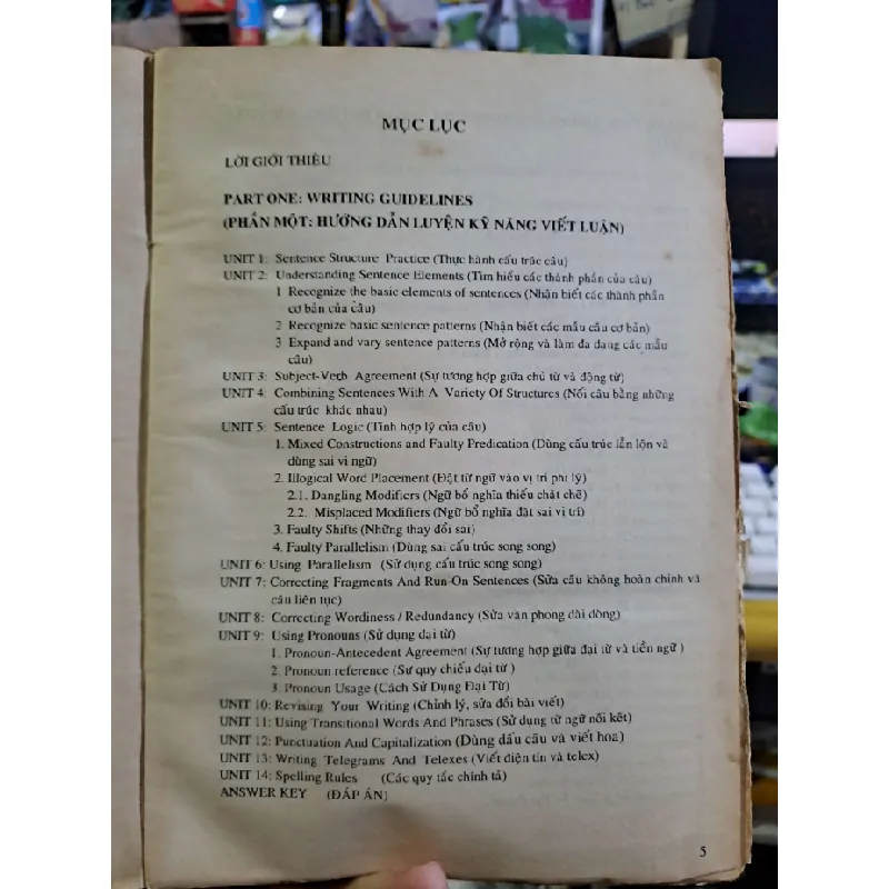 Hoàn thiện kỹ năng viết luận Anh văn và 300 bài luận mẫu - Phạm Vũ Lửa Hạ - 1996 mới 80% ố - KỸ NĂNG - HCM0111 629927