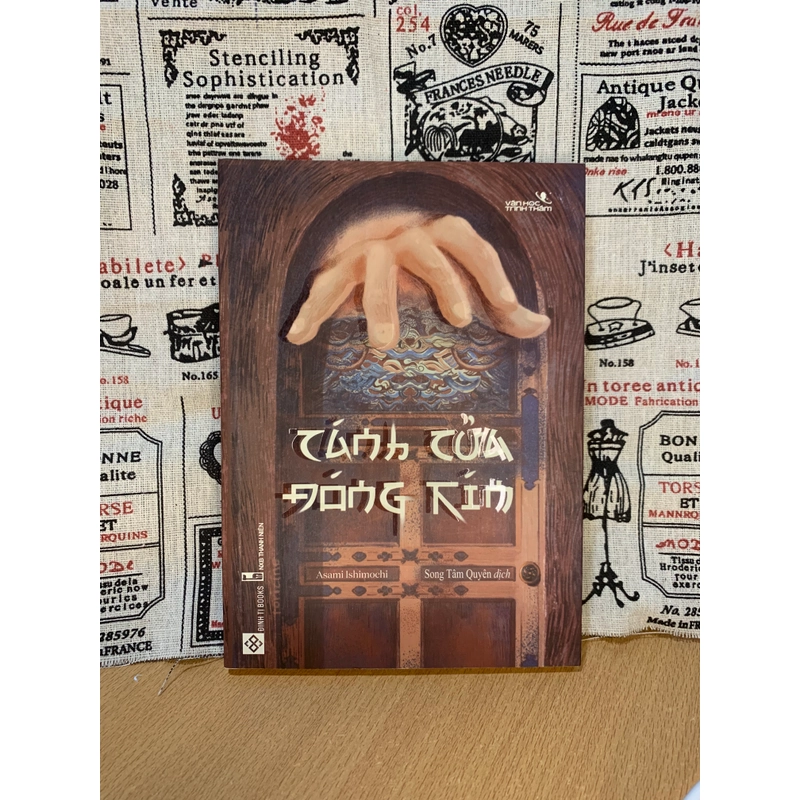 Cánh cửa đóng kín, Mới 97%, tặng kèm Bookmark, Postcard Tô Màu 297597