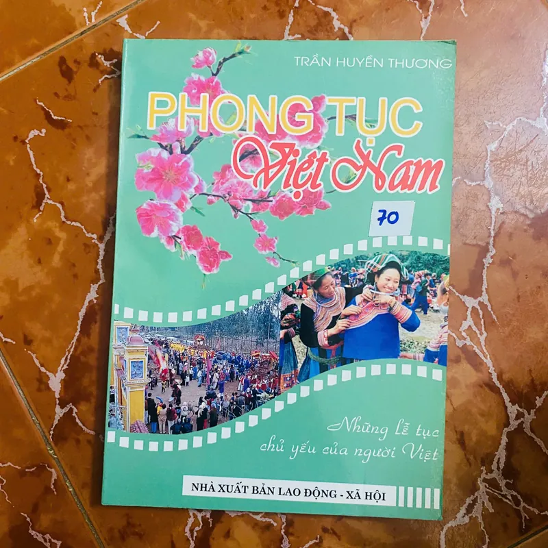 Phong Tục Việt Nam - Trần Huyền Thương#HATRA 729164