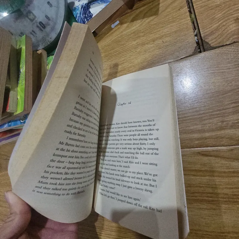 Gedar B. Hartley Upside Down Giá 20k  601767