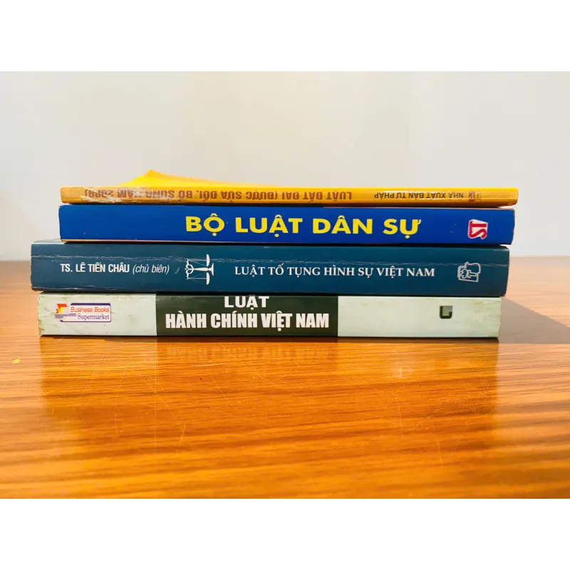 Combo 4 cuốn: Bộ luật dân sự, Luật tố tụng hình sự VN, Luật hành chính VN, Luật đất đai 572651