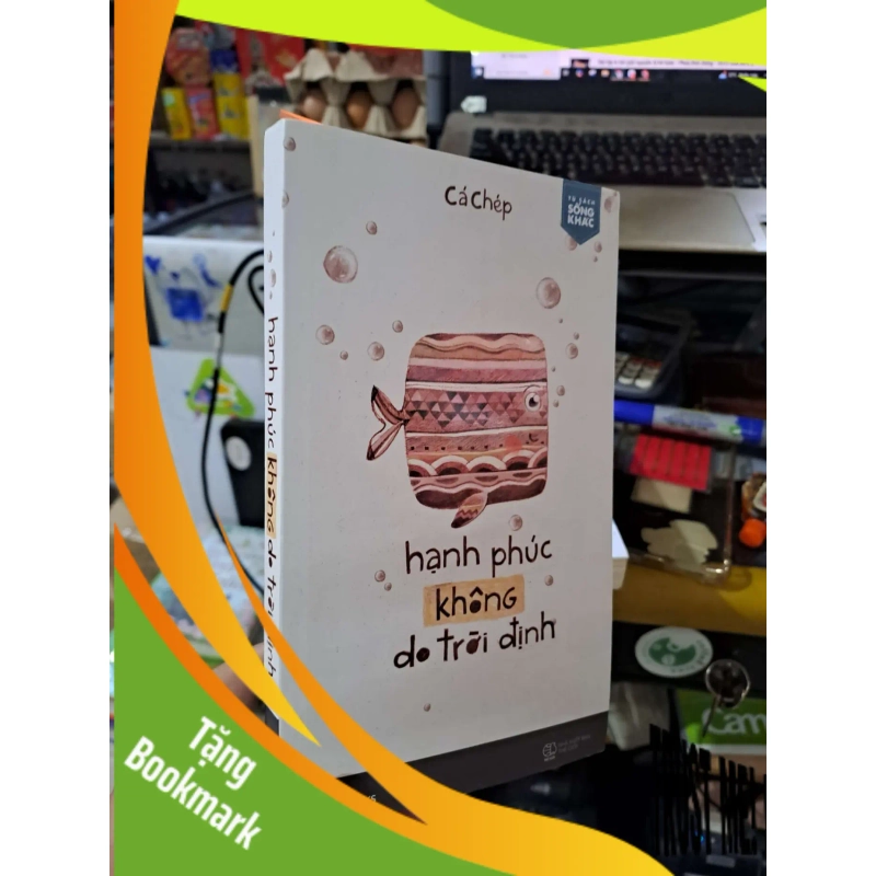 (TẶNG BOOKMARK) Hạnh Phúc Không Do Trời Định - Cá Chép - 2019 mới 80% ố có viết chì - VĂN HỌC - RBK3012 944661