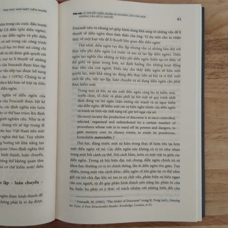 Văn học như một diễn ngôn (bìa cứng) 590147