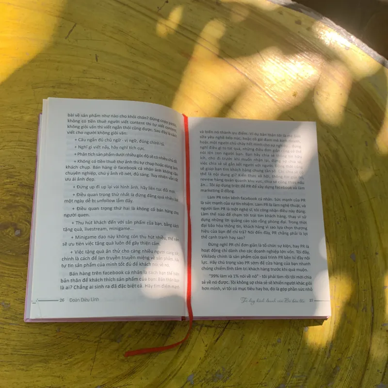 TƯ DUY KINH DOANH CỦA BÀ BÁN LẨU- ĐOÀN DIỆU LINH HAI TẬP BÌA CỨNG  785103