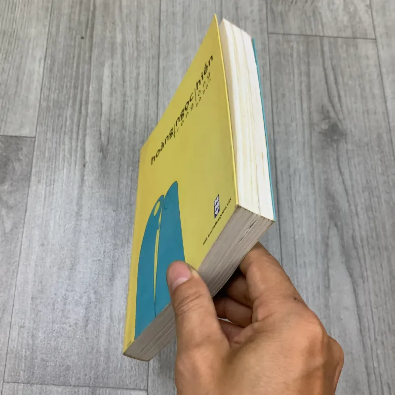 Hoàng ngọc hiến trong lòng bè bạn. 10b1 1026364