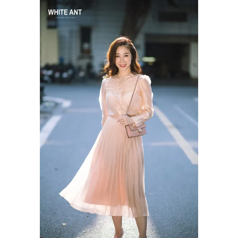 Tiểu thư yêu kiều - White Ant 608052