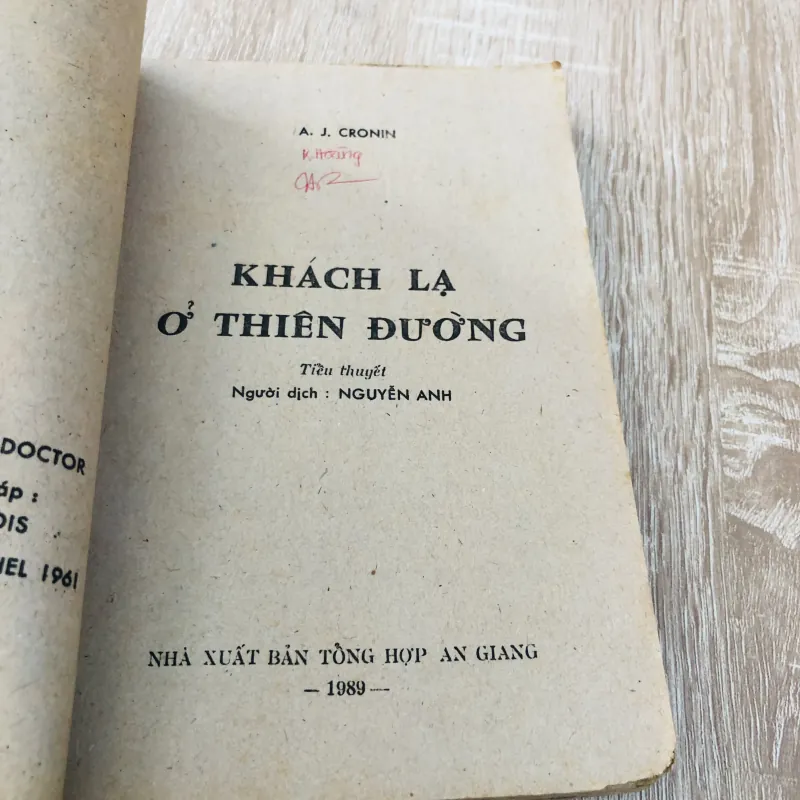 KHÁCH LẠ Ở THIÊN ĐƯỜNG  961435