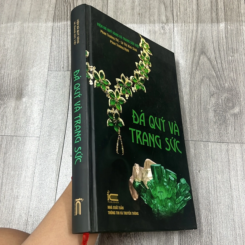 Đá quý và trang sức. 2b2  521827