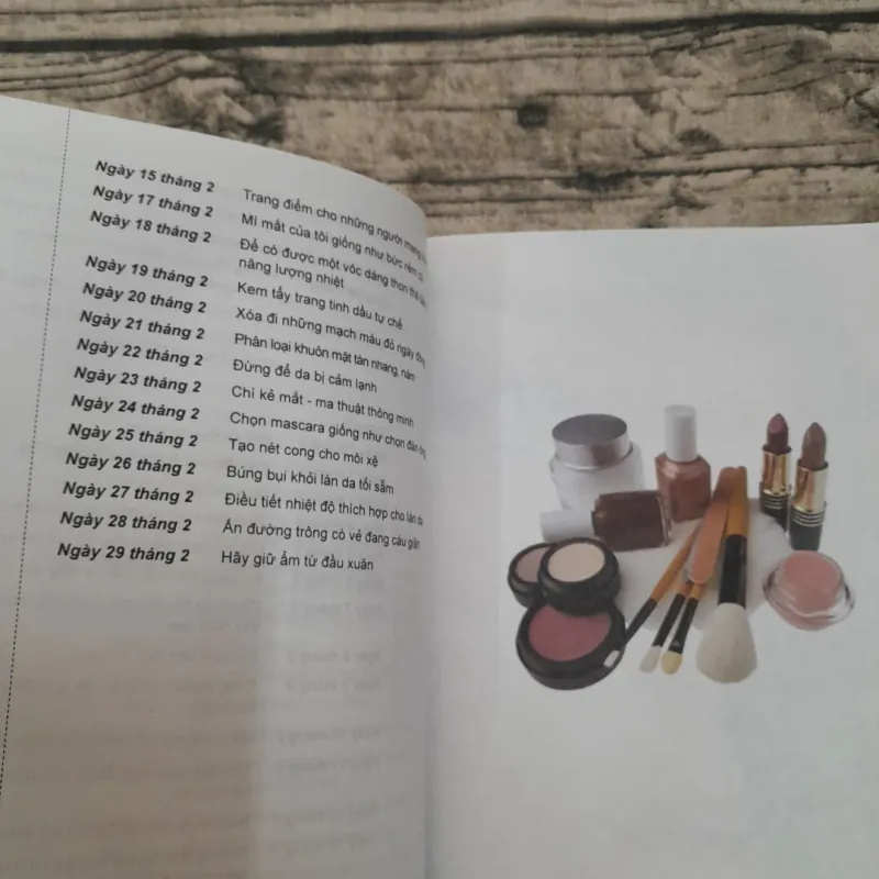 LÀM ĐẸP 365 NGÀY TRỌN NĂM. Tg. Hứa Nguyện. Dg. Ng. T. Thu Hằng... 783651