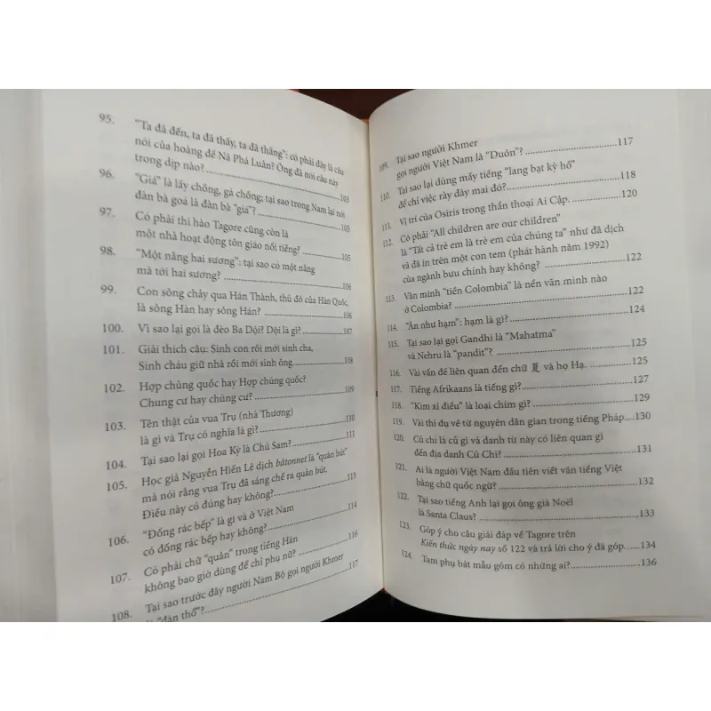 BỘ 4 TẬP CHUYỆN ĐÔNG CHUYỆN TÂY - AN CHI 682082