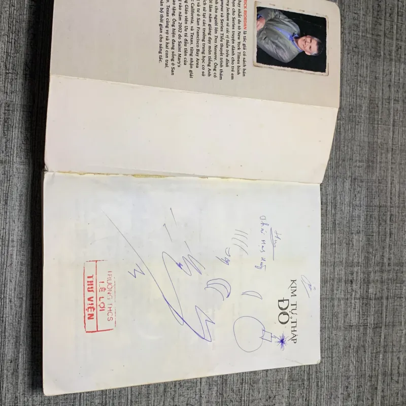 Kim Tự Tháp Đỏ - Rick Riordan 971473