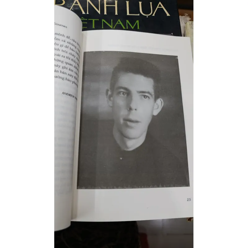 NHÀ NHÂN HỌC CHÂN TRẦN: NGHE VÀ ĐỌC JACQUES DOURNES 698305