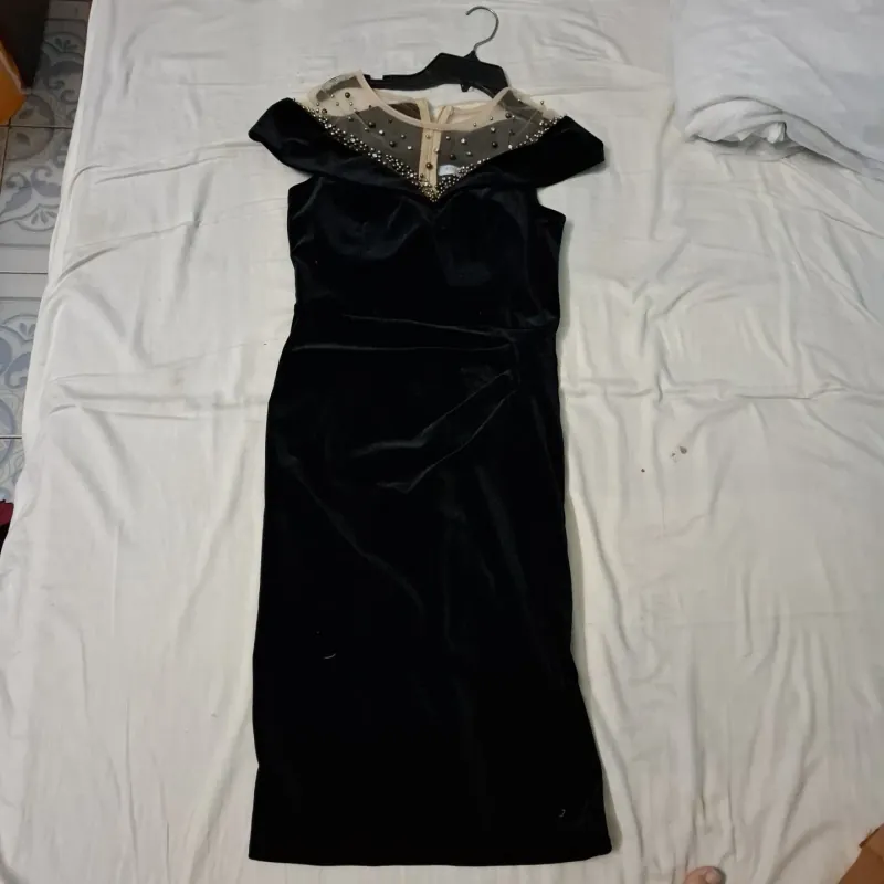 2 đầm thời trang vải kim sa và nhung kiểu dáng đẹp đã qua sử dụng size S (44-52kg)  749157