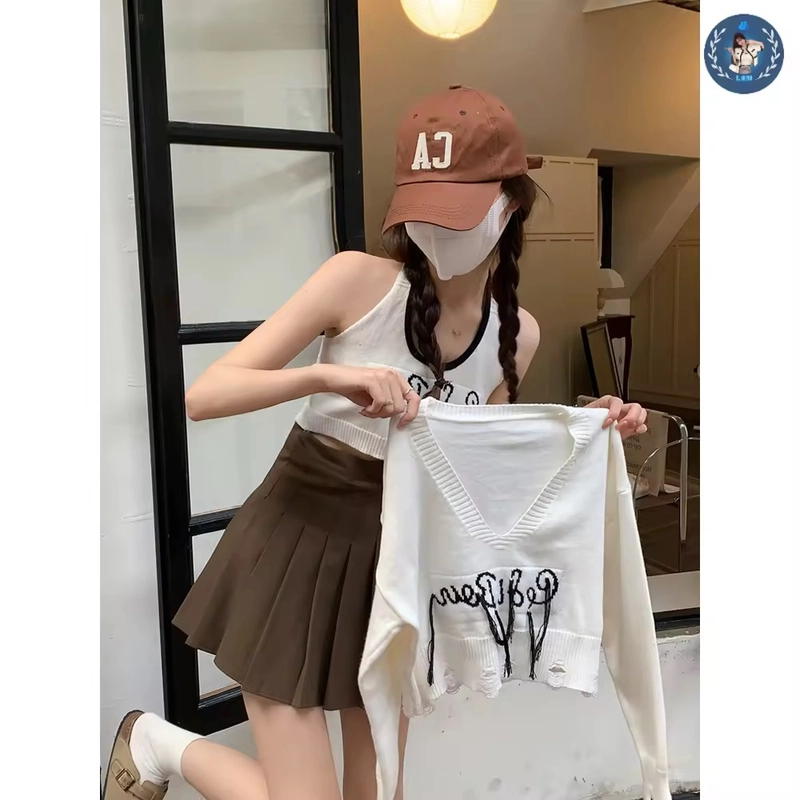 Set (2 MÓN) áo len thun Montoghi CỔ V TUA RUA tay dài kèm áo YẾM Cardigan dệt kim 496870