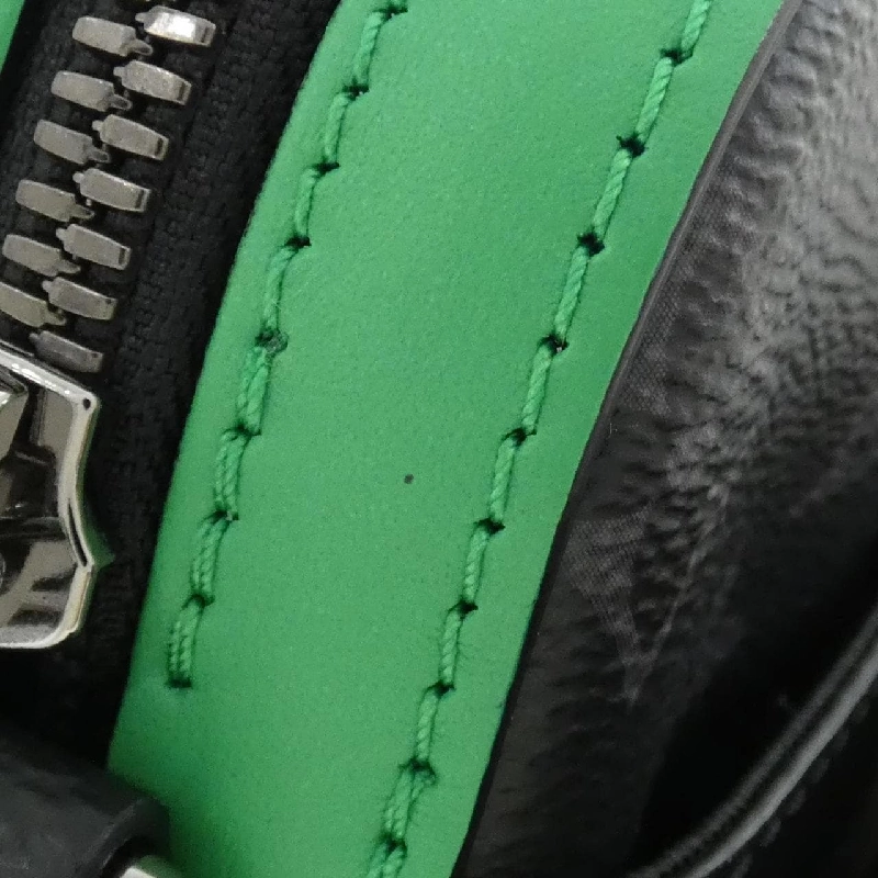 Túi đeo chéo Louis Vuitton Monogram Eclipse Trio M26052 612437