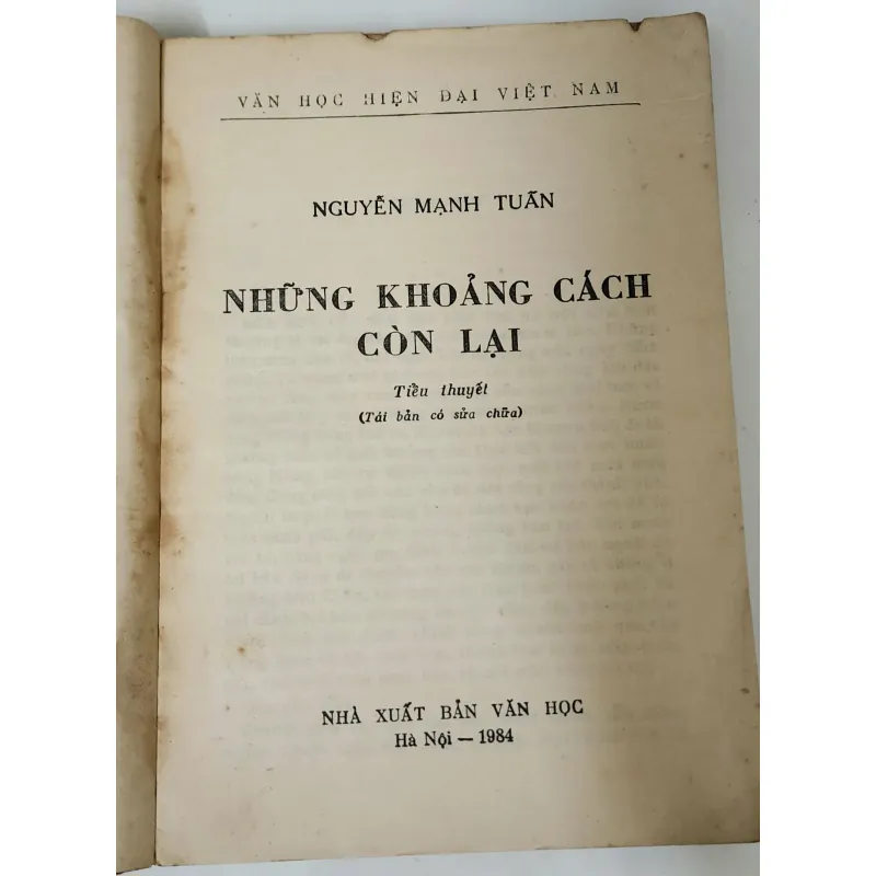 Tiểu thuyết những khoảng cách còn lại của nhà văn Nguyễn Mạnh Tuấn 703945