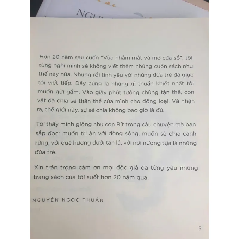 Sách 100 Cái chân của Nguyễn Ngọc Thuần 1035287