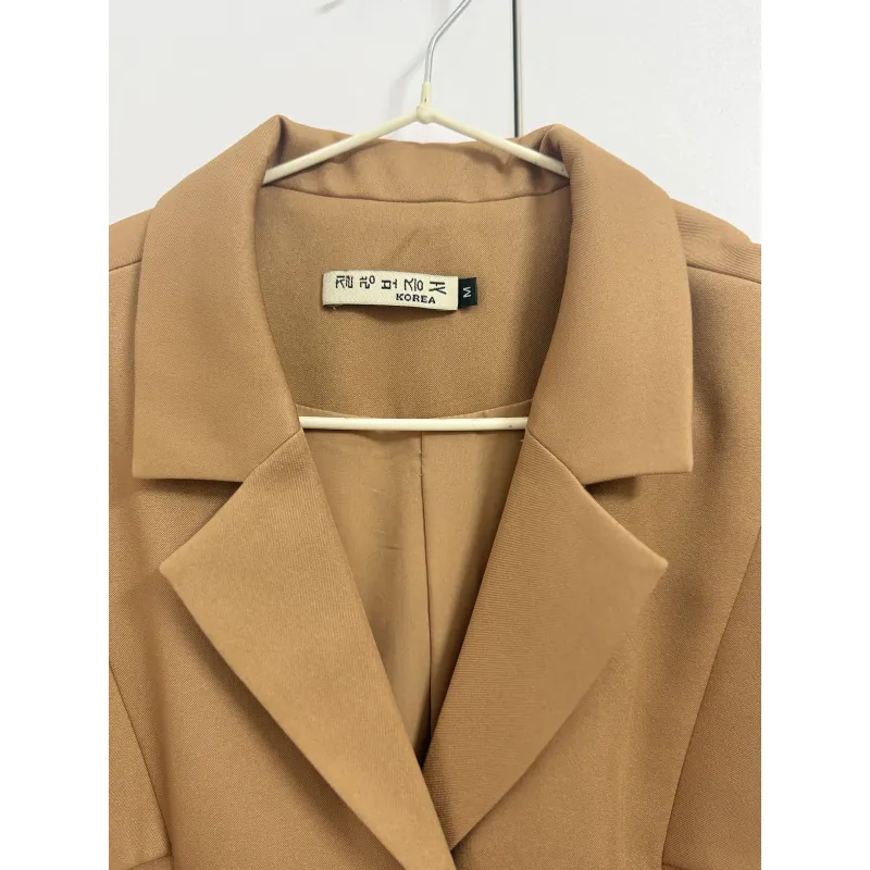 Áo sơmi  kiểu cổ vest od Hàn sz M màu nâu sóc mới 99% 929872